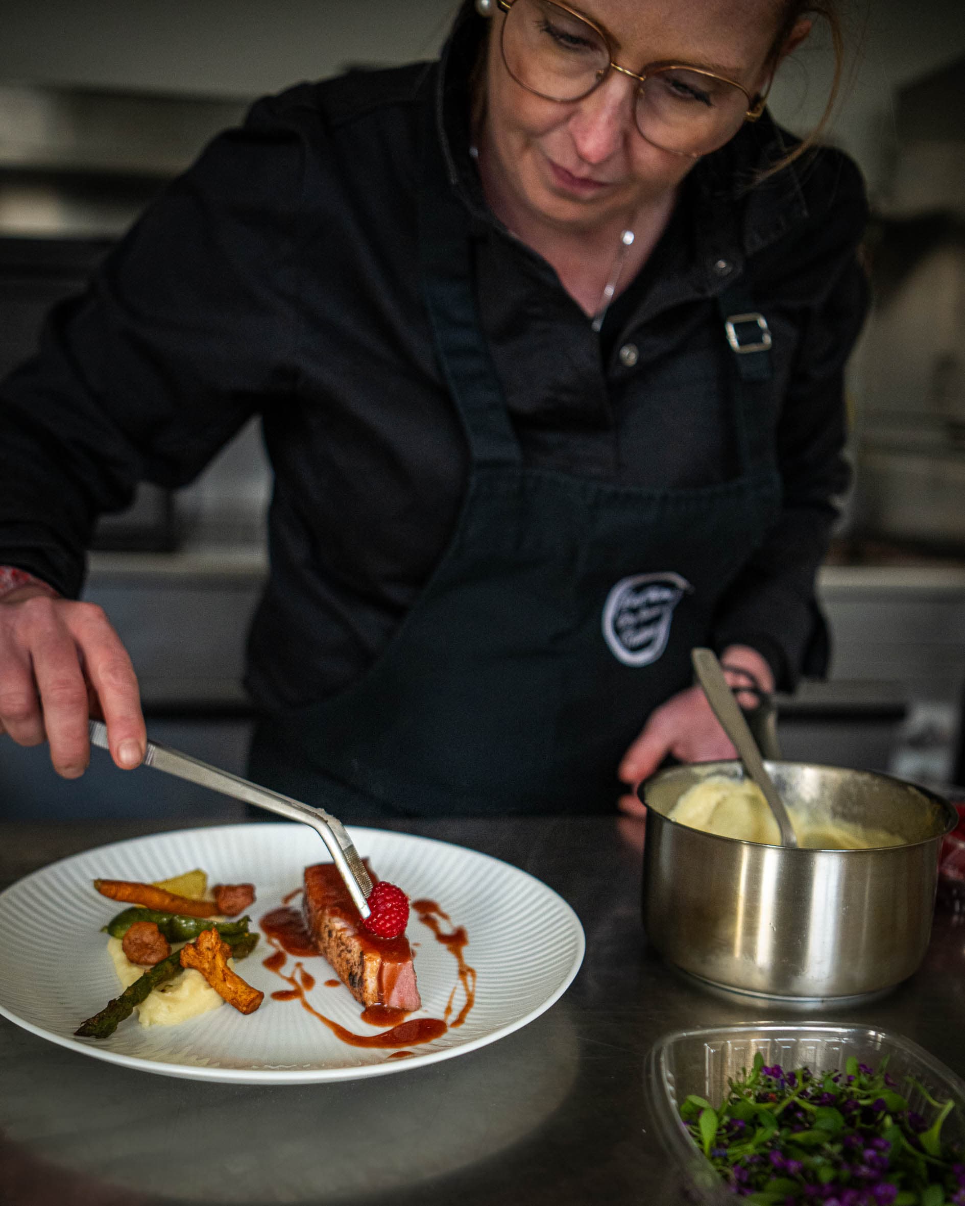 La cheffe — L'Art Home des Saveurs Traiteur